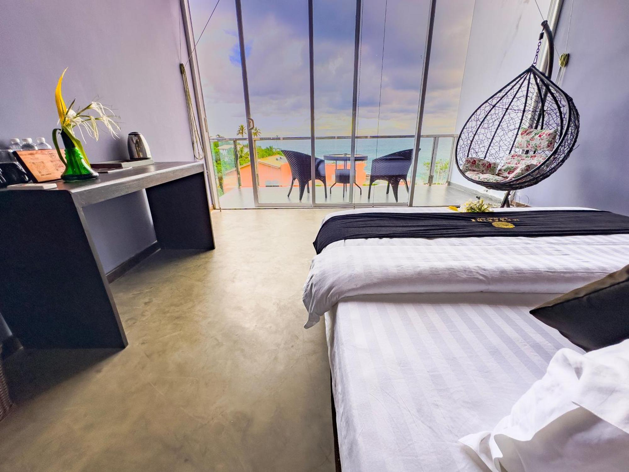 Mazarine Surf Suites Hiriketiya Dikwella Kültér fotó
