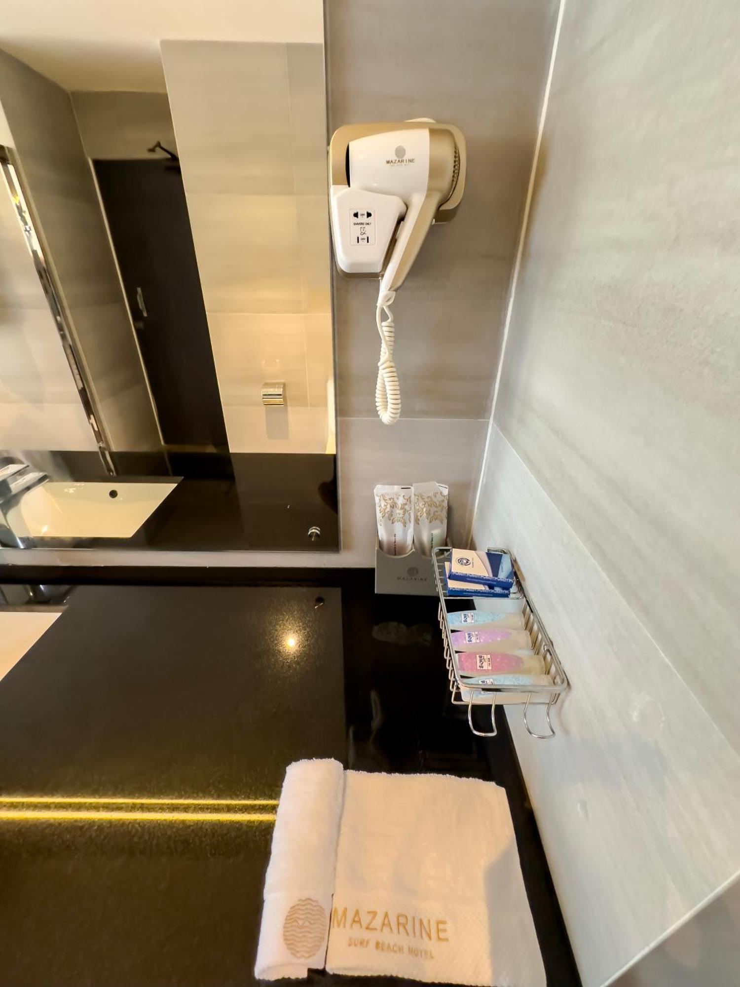 Mazarine Surf Suites Hiriketiya Dikwella Kültér fotó