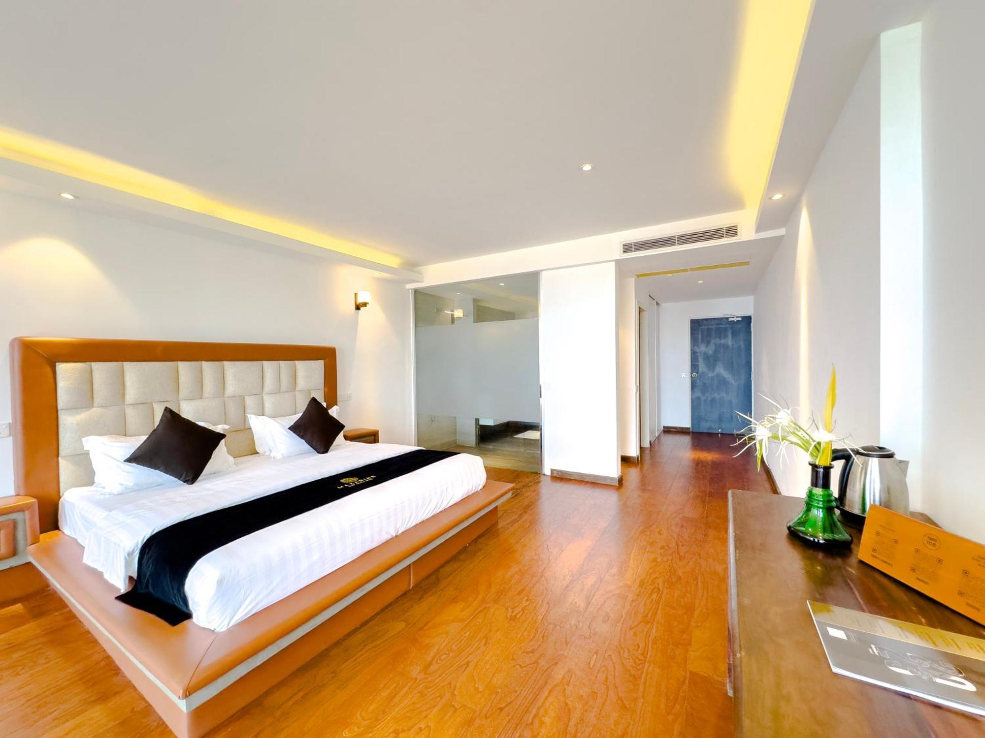 Mazarine Surf Suites Hiriketiya Dikwella Kültér fotó